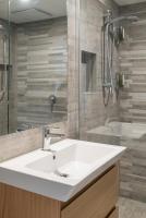 Southwark Hotel & Apartments的一间浴室