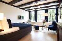 1637: Historic Canal View Suites的休息区