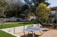 La Bastide de Biot外面的花园