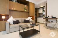Bentley Holiday Apartments - West One的休息区
