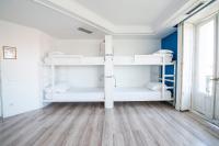Safestay Madrid Central客房内的一张或多张床位