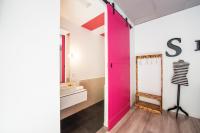Safestay Madrid Central客房内的一张或多张床位
