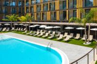 Golden Costa Salou - Adults Only 4* Sup内部或周边的泳池