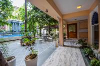 Hotel Raj Palace Udaipur内部或周边的泳池