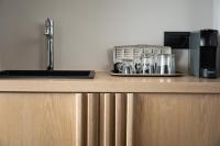 Lignum Suites Chania的咖啡和沏茶工具