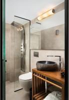 Lignum Suites Chania的一间浴室