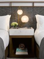 Vignette Collection Yours Truly DC by IHG客房内的一张或多张床位