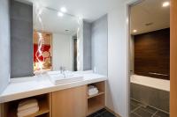 Daiwa Roynet Hotel KANAZAWA-MIYABI的一间浴室