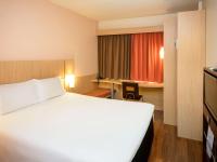 ibis Recife Boa Viagem客房内的一张或多张床位