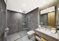Oasis Aurum 181 Hotel的一间浴室