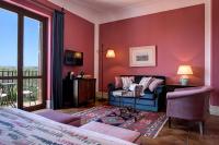 Hotel Baglio Oneto dei Principi di San Lorenzo - Luxury Wine Resort的电视和&#47;或娱乐中心