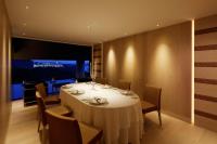 THE HIRAMATSU HOTELS & RESORTS KASHIKOJIMA的电视和/或娱乐中心
