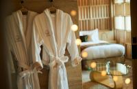 THE HIRAMATSU HOTELS & RESORTS KASHIKOJIMA客房内的一张或多张床位