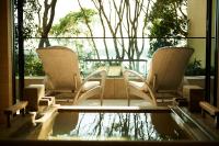 THE HIRAMATSU HOTELS & RESORTS KASHIKOJIMA的休息区