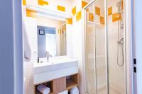 Apparthotel Le Hüb Grenoble的一间浴室