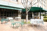 成田国际花园酒店餐厅或其他用餐的地方