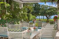 Cairns Harbourside Hotel外面的花园