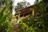 Eco-Logic, Resort for Charity外面的花园