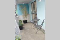 Stylish Wembley Stadium and OVO Arena Apartment, London的阳台或露台