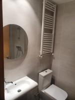 Hostal BESTPRICE Barcelona Stadium的一间浴室