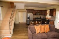 Jean's ( 1 or 2 B/R ) Condo, Sapphire Estate,Laborie ,St Lucia. Comfort in Style.的厨房或小厨房