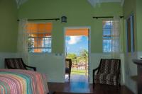 Jean's ( 1 or 2 B/R ) Condo, Sapphire Estate,Laborie ,St Lucia. Comfort in Style.的休息区