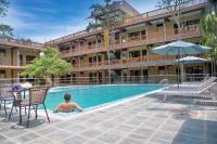 Jungle Safari Lodge- Serenity in the Wild内部或周边的泳池