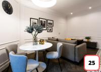 Sienna 41 Boutique Warsaw Apartments的休息区
