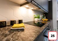 Sienna 41 Boutique Warsaw Apartments的厨房或小厨房