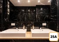 Sienna 41 Boutique Warsaw Apartments的一间浴室