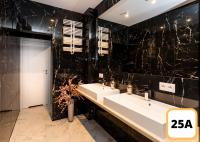 Sienna 41 Boutique Warsaw Apartments的一间浴室