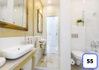 Sienna 41 Boutique Warsaw Apartments的一间浴室