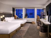 Vignette Collection Yours Truly DC by IHG客房内的一张或多张床位