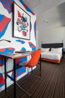 The Constance Fortitude Valley客房内的一张或多张床位
