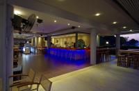 Sun Beach Hotel餐厅或其他用餐的地方