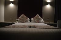Lauriston &amp; Lawton Court Hotel客房内的一张或多张床位