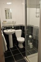 Lauriston &amp; Lawton Court Hotel的一间浴室