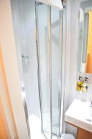 Lauriston &amp; Lawton Court Hotel的一间浴室