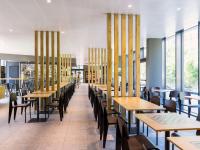 ibis Baden Neuenhof餐厅或其他用餐的地方