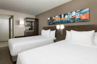 Hyatt Place New York City - Times Square客房内的一张或多张床位