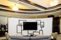 Holiday Inn Express Hotel & Suites Austin NW - Arboretum Area by IHG的电视和/或娱乐中心