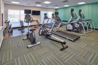 Holiday Inn Express & Suites El Paso East-Loop 375 by IHG的健身中心和/或健身设施