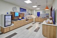 Holiday Inn Express & Suites El Paso East-Loop 375 by IHG的厨房或小厨房
