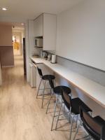 Hostal BESTPRICE Barcelona Stadium的厨房或小厨房