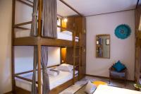 Interconnection Hostel客房内的一张或多张床位