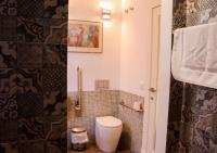 Urban House Siurot 33的一间浴室