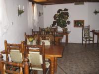 Family Hotel Kalina餐厅或其他用餐的地方