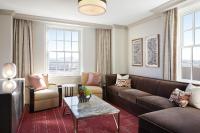 The Plaza Hotel Pioneer Park的休息区