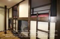 道草屋旅舎客房内的一张或多张床位