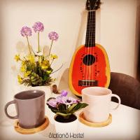 Station8 Hostel的咖啡和沏茶工具